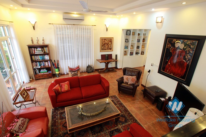 Beautiful house for rent in Westlake area, facing to the lake